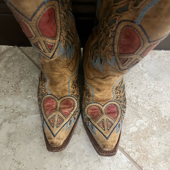 Corral Tan and Red Heeled Boots - Picture 2 of 7